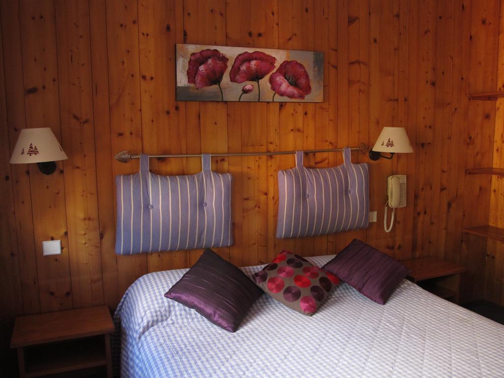 Logis La Charpenterie Hotel Talloires Exterior photo