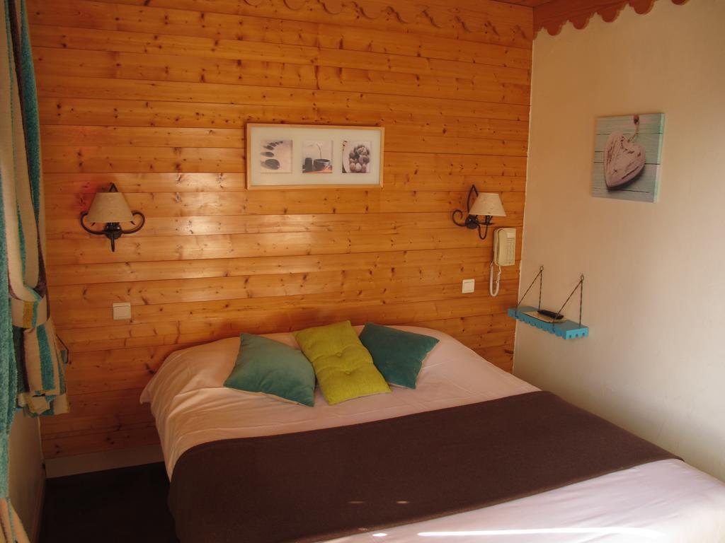 Logis La Charpenterie Hotel Talloires Exterior photo