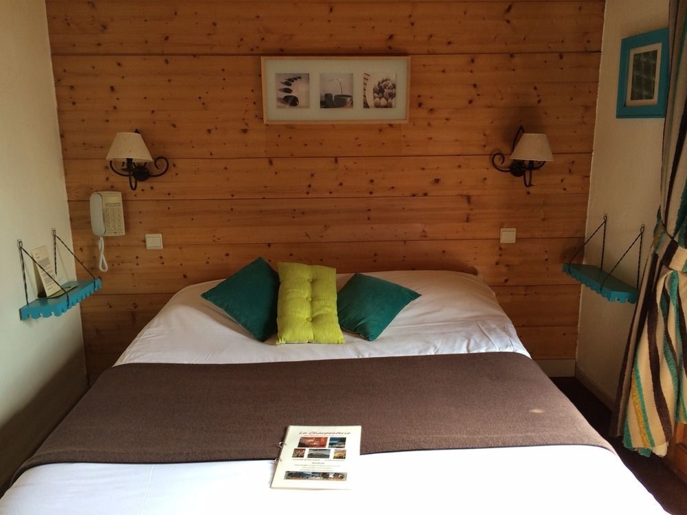 Logis La Charpenterie Hotel Talloires Exterior photo